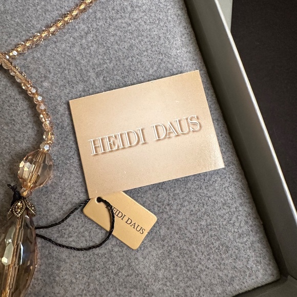 “Lux Be A Lady" Crystal Lariat Necklace - Topaz Color by Heidi Daus - Picture 4 of 7